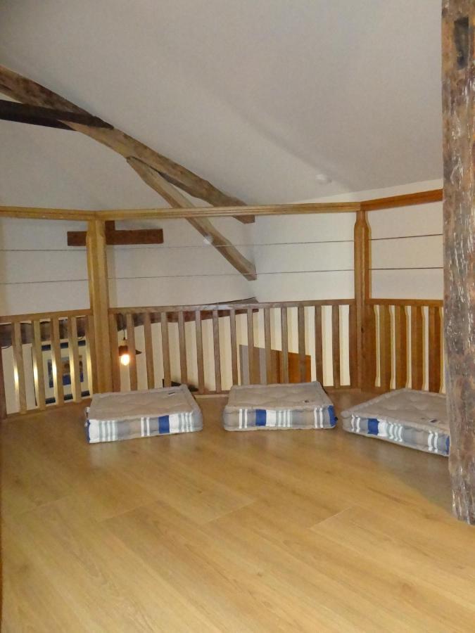 Sérignac L'Oratori : Chambre La Gabarre מראה חיצוני תמונה